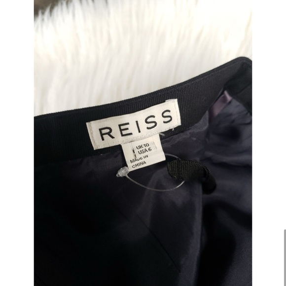 Reiss Cambridge Shorts in High Rise Charcoal Cotton Gray Scalloped Ribbon - Picture 8 of 11